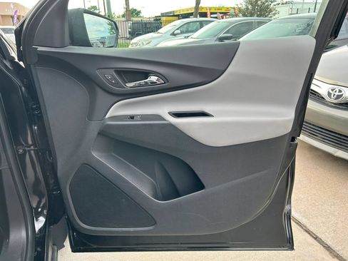 Used 2018 Chevrolet Equinox LS FWD image 15
