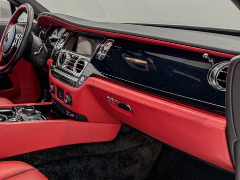 Used 2019 Rolls-Royce Wraith RWD image 14