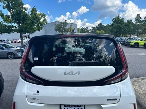 Used 2025 Kia Soul EX FWD image 5