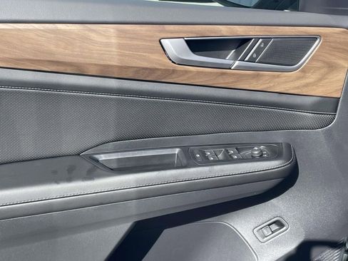 New 2026 Volkswagen Atlas SE FWD image 19
