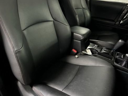 Used 2021 Toyota 4Runner Venture w/ Moonroof Package image 29