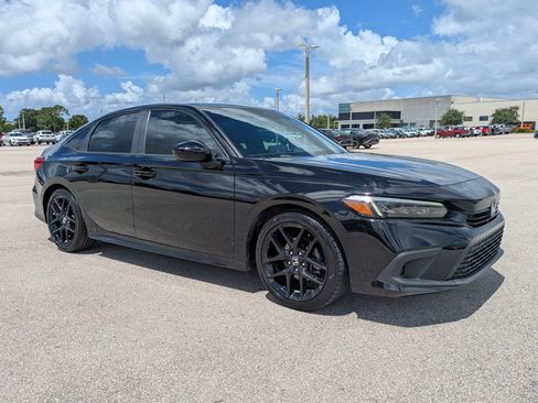 Used 2023 Honda Civic Sport image 2