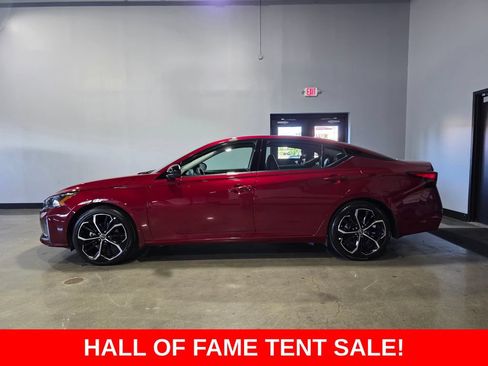 Used 2025 Nissan Altima 2.5 SR FWD image 7