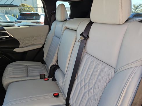 New 2026 Mitsubishi Outlander SEL FWD image 13