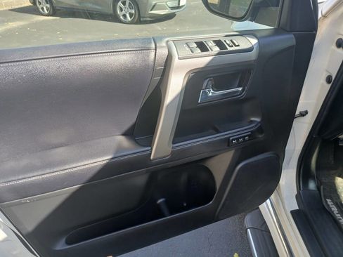 Used 2018 Toyota 4Runner Limited AWD/4WD image 15