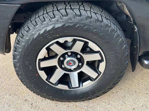 Used 2003 Toyota 4Runner SR5 image 29