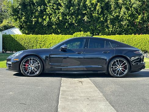 Used 2023 Porsche Panamera GTS image 2