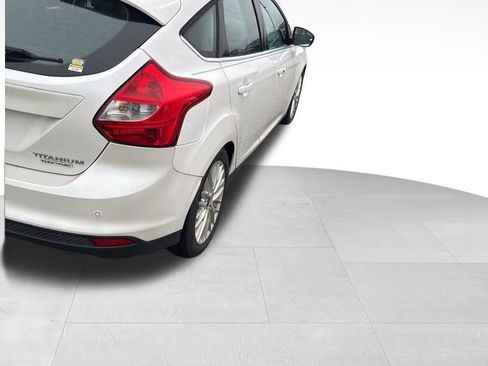 Used 2014 Ford Focus Titanium FWD image 9