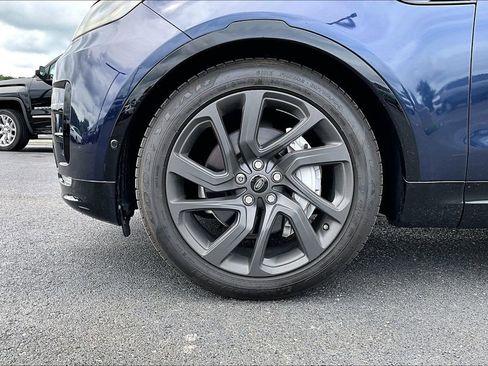 Used 2019 Land Rover Discovery HSE AWD/4WD image 2