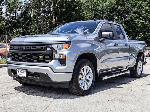 Used 2023 Chevrolet Silverado 1500 Custom AWD/4WD image 3