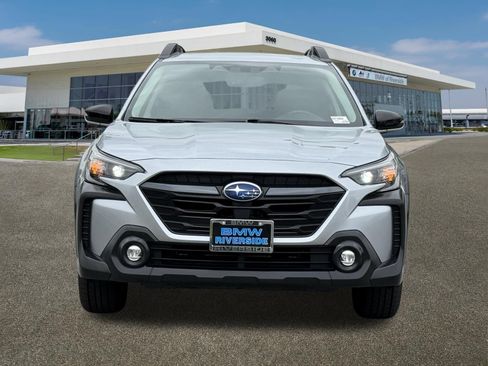 Used 2024 Subaru Outback Premium AWD/4WD image 3