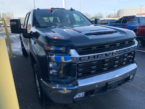 Used 2020 Chevrolet Silverado 2500 LT w/ All Star Edition image 3