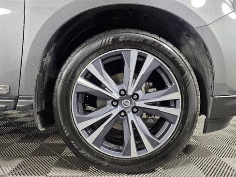 Used 2018 Nissan Pathfinder Platinum AWD/4WD image 12