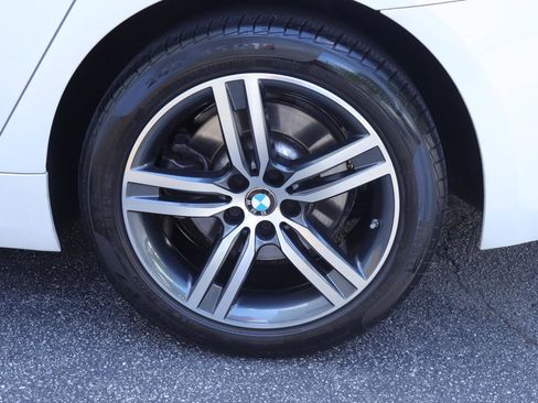 Used 2023 BMW 530i w/ Convenience Package RWD image 38