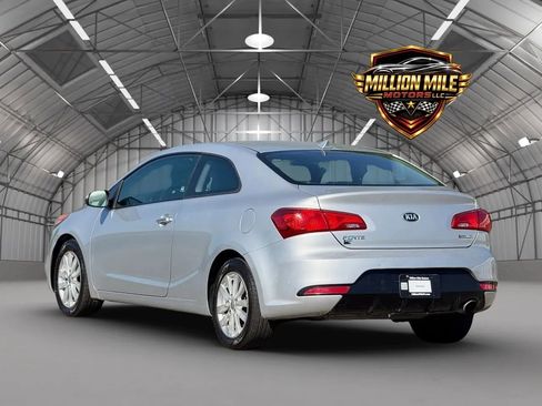 Used 2015 Kia Forte Koup EX FWD image 10