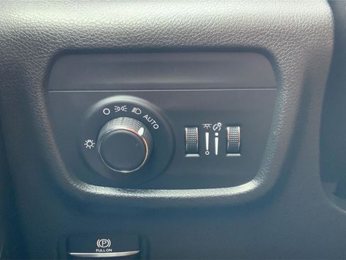 Used 2023 Jeep Grand Cherokee Laredo w/ Luxury Tech Group I image 17