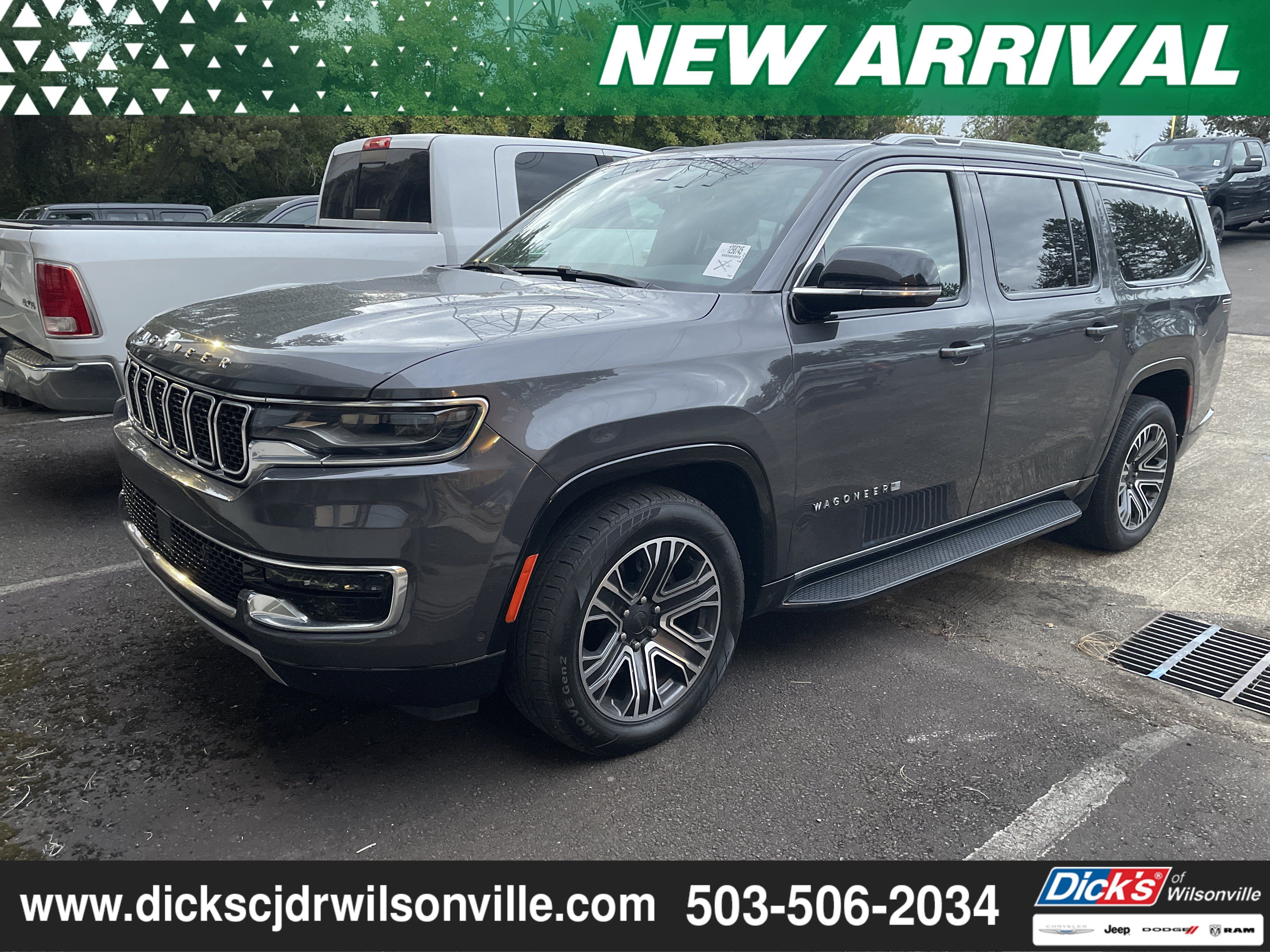 Used 2024 Jeep Wagoneer L Series II w/ Flexible Seating Group AWD/4WD image 1