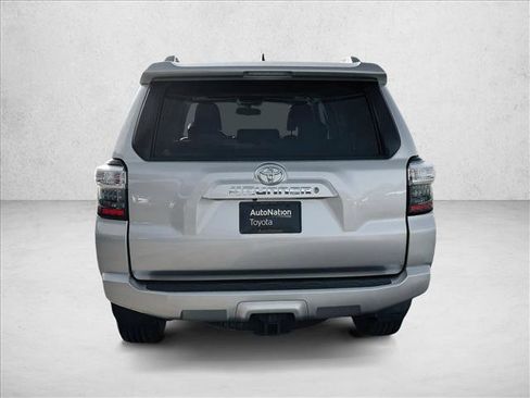 Used 2017 Toyota 4Runner SR5 Premium image 10