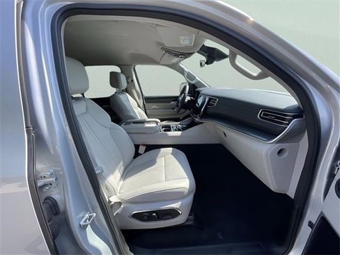 Used 2024 Jeep Wagoneer Series II image 31