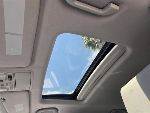 Used 2020 Honda CR-V Touring image 23