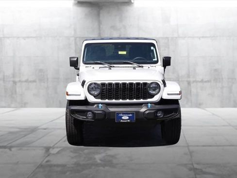 Used 2024 Jeep Wrangler Unlimited AWD/4WD image 4