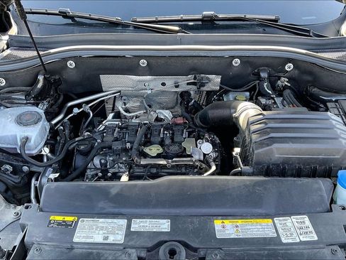 Used 2025 Volkswagen Atlas SE FWD image 10
