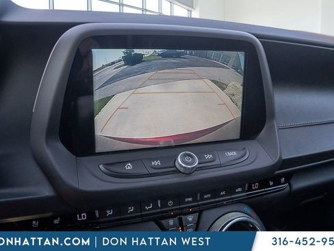 Used 2018 Chevrolet Camaro LT RWD image 6