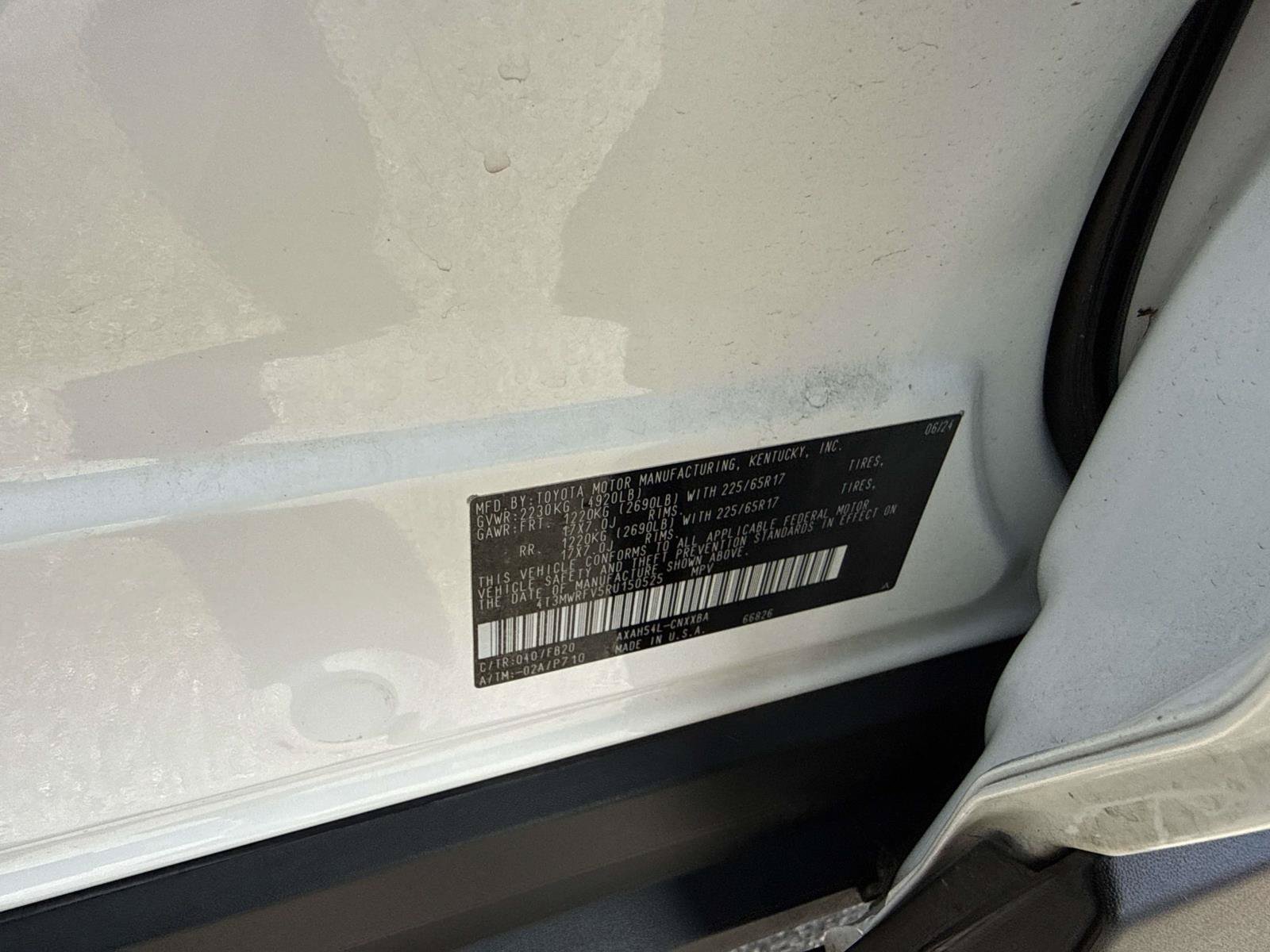 Used 2024 Toyota RAV4 LE AWD/4WD image 28
