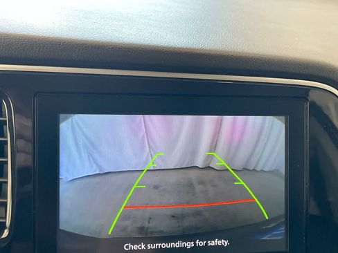 Used 2020 Mitsubishi Outlander SE AWD/4WD image 17