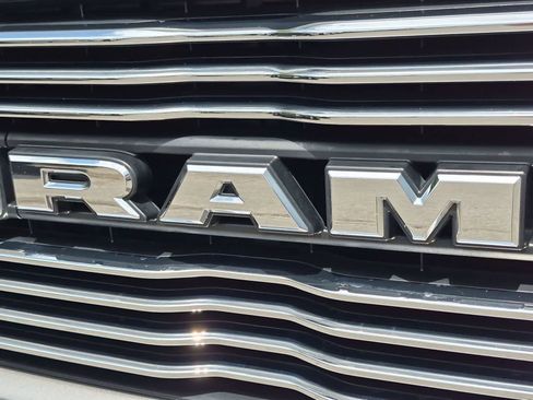 Used 2022 RAM 2500 Laramie AWD/4WD image 12