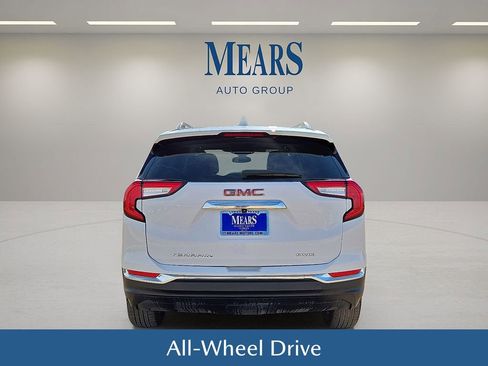 Used 2024 GMC Terrain SLT image 5
