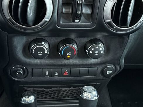 Used 2018 Jeep Wrangler Unlimited Sport S AWD/4WD image 18
