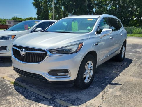 Used 2018 Buick Enclave Essence FWD image 3