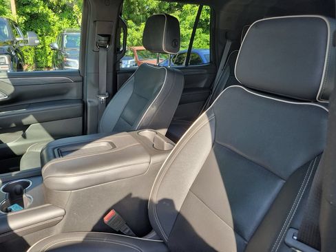 Used 2024 GMC Yukon SLT AWD/4WD image 27