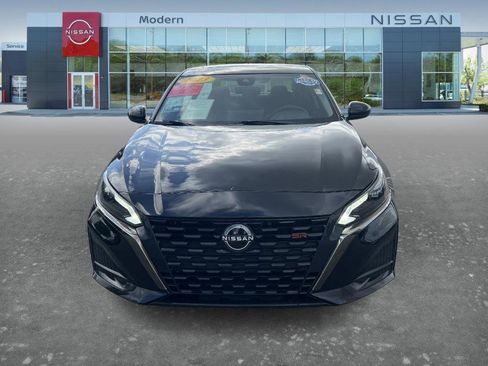 Certified 2023 Nissan Altima 2.5 SR w/ SR Premium Package image 2