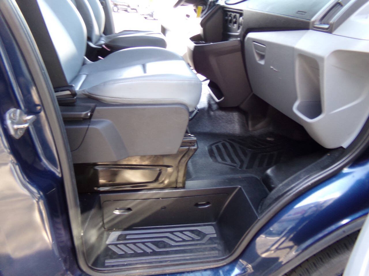 Used 2016 Ford Transit 250 130 Medium Roof RWD image 30