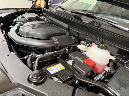 New 2026 Chevrolet Traverse RS w/ LPO, Floor Liner Package image 3