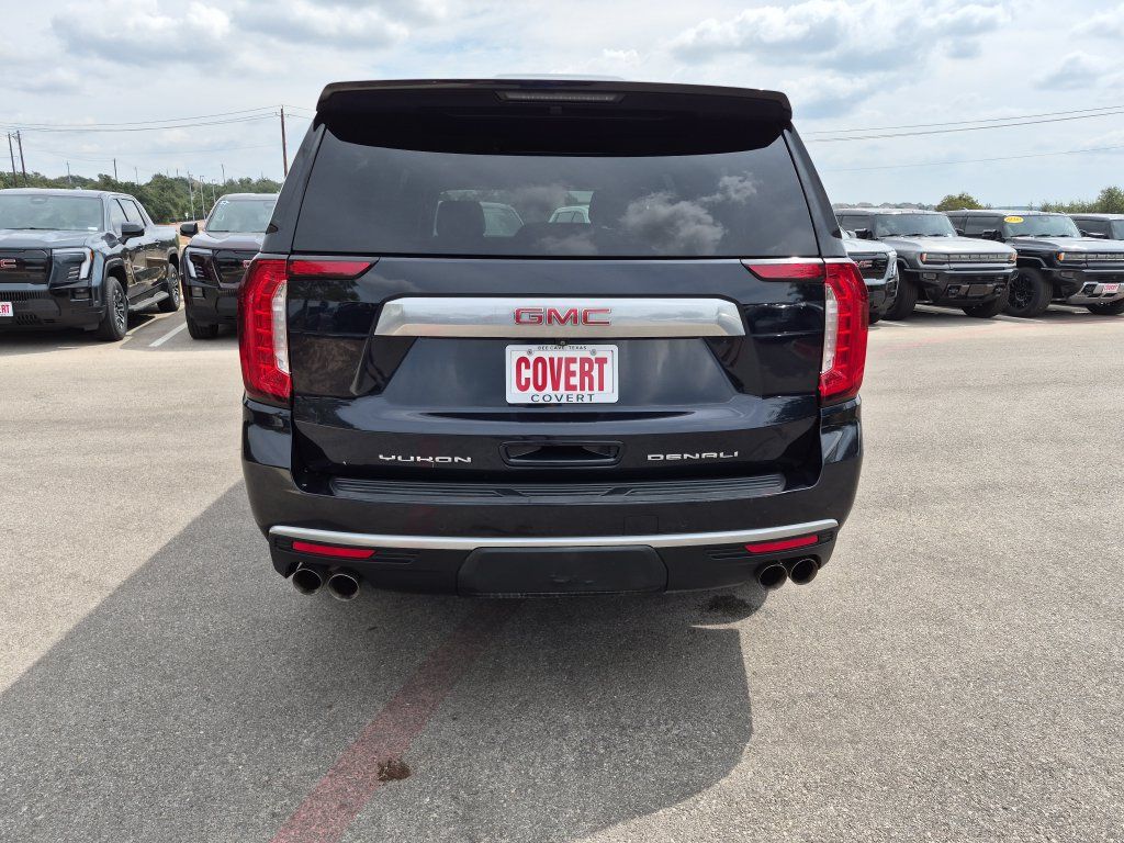 Used 2023 GMC Yukon XL Denali AWD/4WD image 8