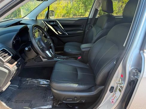 Used 2017 Subaru Forester 2.5i Touring AWD/4WD image 6