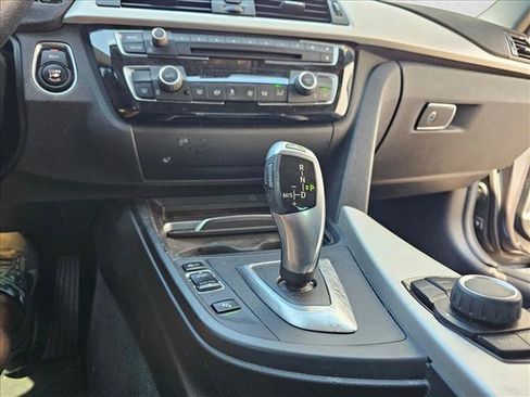 Used 2017 BMW 320i Sedan RWD image 29