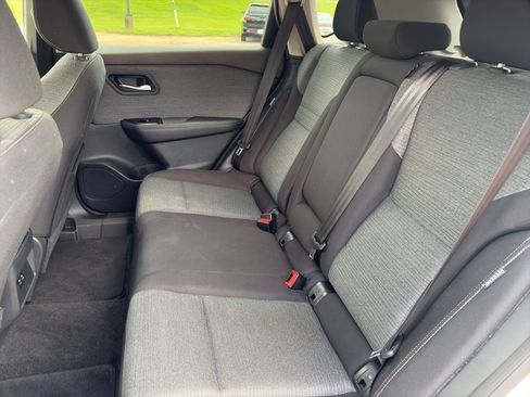 Used 2023 Nissan Rogue SV FWD image 13