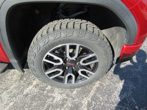 Certified 2023 GMC Sierra 1500 AT4 w/ AT4 Premium Package image 10