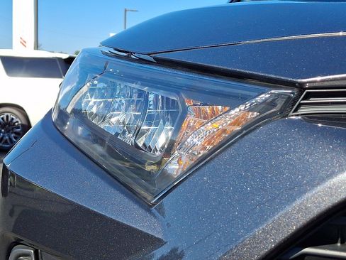 Used 2020 Toyota RAV4 LE w/ All Weather Liner Package AWD/4WD image 9