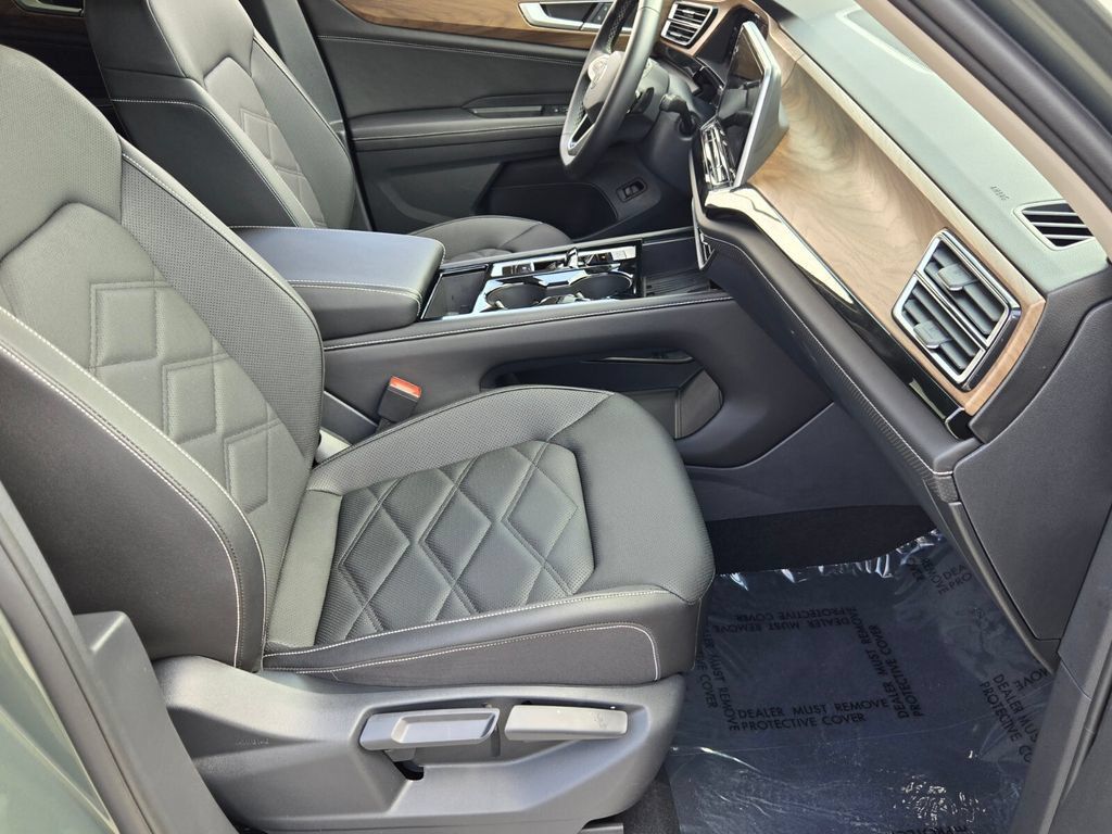 Certified 2026 Volkswagen Atlas SE FWD image 19