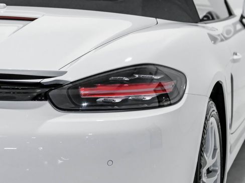 Used 2019 Porsche 718 Boxster image 14