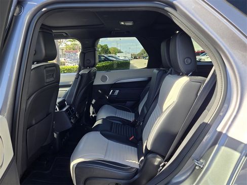 Used 2023 Land Rover Discovery HSE R-Dynamic image 11