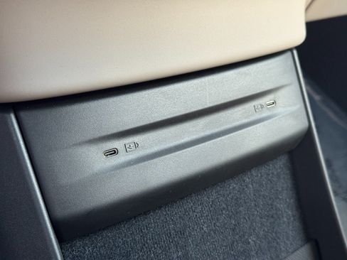 Used 2025 Volvo EX90 Ultra AWD/4WD image 33