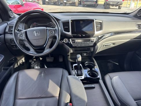 Used 2017 Honda Ridgeline Black Edition image 5