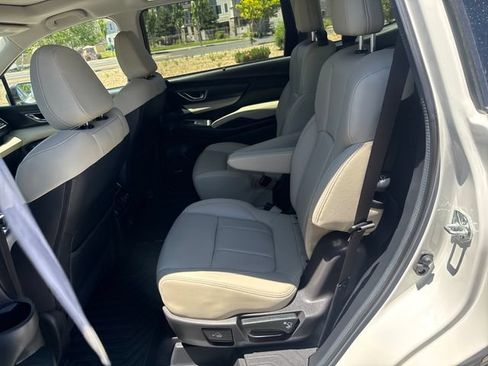 Used 2022 Subaru Ascent Limited w/ Technology Package AWD/4WD image 25