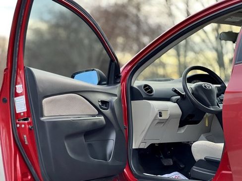 Used 2008 Toyota Yaris Sedan image 9